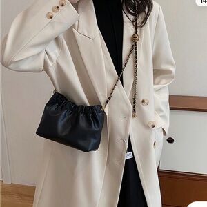 Chic Black Leather Shoulder Bag with Gold Chain